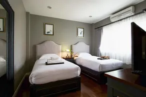 Moon 11 Boutique Home - Image 3