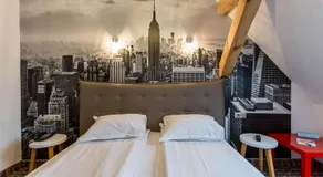 Hotel Bliss - Image 2