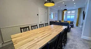 Large House near Victoria Park For Groups, 10 mins bus to City Centre - Image 5