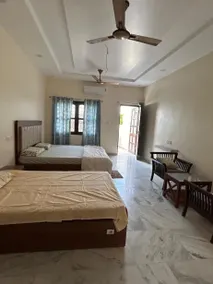 Sharda Home Stay: Near Sankat Mochan Temple, BHU - Image 2