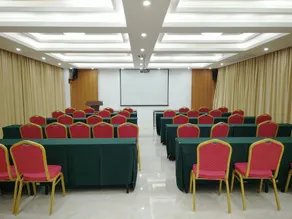 Echeng Hotel Qinzhou Bay Plaza East High-speed Railway Station - Image 4