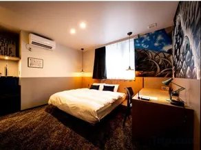 The Villa & Barrel Lounge - Image 4