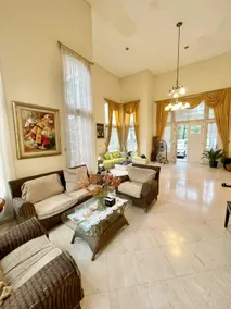 Flower House Villa - Image 3