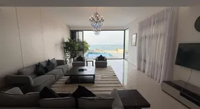 4BR Luxury Retreat & Prvt Pool - Image 2