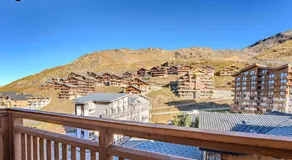 Heart of Val Thorens, Studio Apt, Balcony views - Image 5
