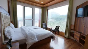 10 Bhk  Fully Furnished House - Image 2