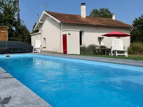 Beautiful Holiday Home with Swimming Pool - Image 2