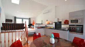 L'Escalier Rouge - Image 3
