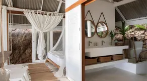 Coconut Beach Bungalows - Image 2