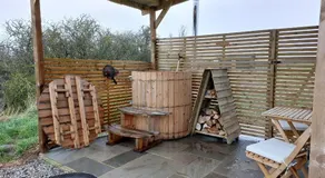 Roseberry Retreat, Shepherd's Huts with Hot Tub - Image 3