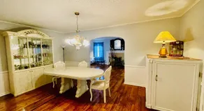 Studio with private entrance and parking - Image 3