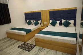 OYO 27686 Hotel Chandra Garden - Image 4