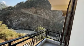 Giri River Side View Stay & Café - Image 3
