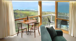 Chris's Beacon Point Restaurant & Villas - Image 3