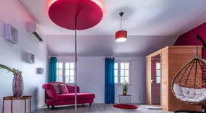 Suite L'echappee - Maison romantique - SPA & Sauna Privatif- Pole Dance - Lit rond avec miroir au plafond - Image 2