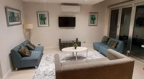 Large Home @Kingston Foreshore - Image 2