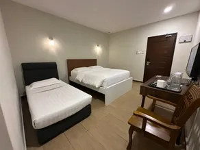 Home Travelodge - Image 2