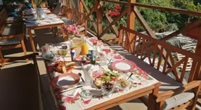 Jurta Hotel Balatongyörök - Image 4