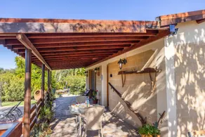 Coral Bay Cottage - Image 3