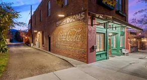 The Peerless Hotel - Image 5