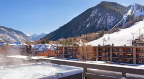 Independence Square 206 | Hotel Room with Central Location, Town Views, & Rooftop Hot Tub - Image 2