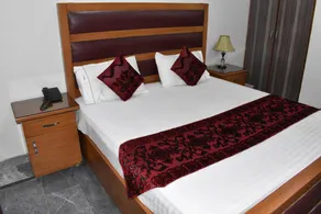 Hotel Executive Inn - Image 2