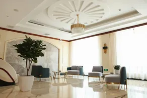 McLaren Business Hotel - Image 2