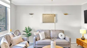 Heart of Henley - A Homey Hideaway by the Beach - Image 2