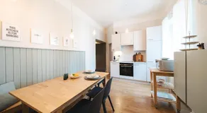 Blue Flat by GrazRentals 2 Bedrooms for Groups & Free Parking - Image 2
