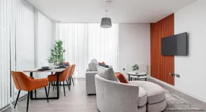 Modern Flat with Parking - Last Min Deals Available - Image 2