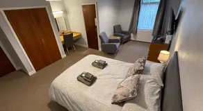 YO10 - Image 5