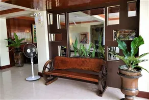 ZEN Rooms Vest Grand Suites Bohol - Image 4