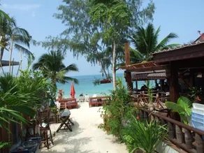 Haadyao Bungalows - Image 2