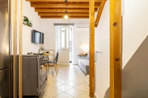 Sea & City - Luxury Seaside Maisonette with Private Rooftop Cinema - 50m from Beach & 300 m from Old Town - Image 4