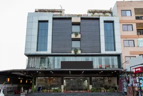 Super Townhouse Divya Palace - Image 3