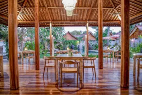 United Colors of Gili - Image 3
