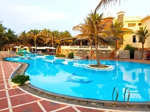 Golden Coast Resort & Spa - Image 2