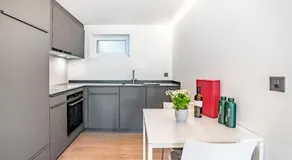 Completely renovated, furnished studio with plenty of comfort - Image 3