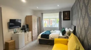 Eastern Bridge Rooms - Image 2