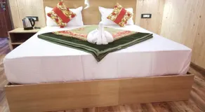 Veshnavi Paradise Hotel Restaurant - Image 3