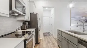 ALL NEW - Designer Luxury 3BR Townhouse - Near LSU - Image 4