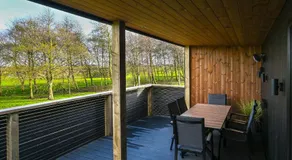 Staining Luxury Lodges - Image 4