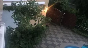 Logement F2 avec piscine - Image 2