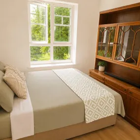 Modern 3-BR Flat in Northampton near Town Centre - Image 5