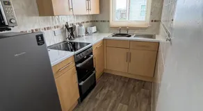 192, Two bed newly refurbished chalet on Sund0wner Holiday Park - Sleeps 5, pet friendly - Includes electricity, bed linen and towels - Entertainment options close by - Image 2