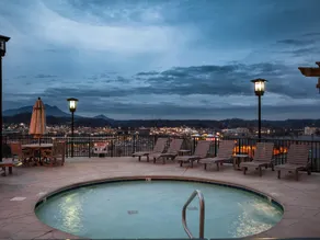 Sevierville, TN: Lägenhet med 1 sovrum: utsikt över bergen, bubbelpool och bra läge - Image 3