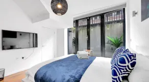 Loft-style 3 Bed Apartment Short Term Rental & Flexible Renting Hoxton With Free WiFi & Terrace ! - Image 2