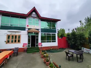 Hotel New Heaven Canal - Image 3
