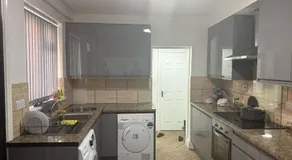 Rest Nest UK House - Image 3