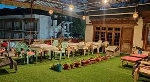 Youthok Guest House - Image 2